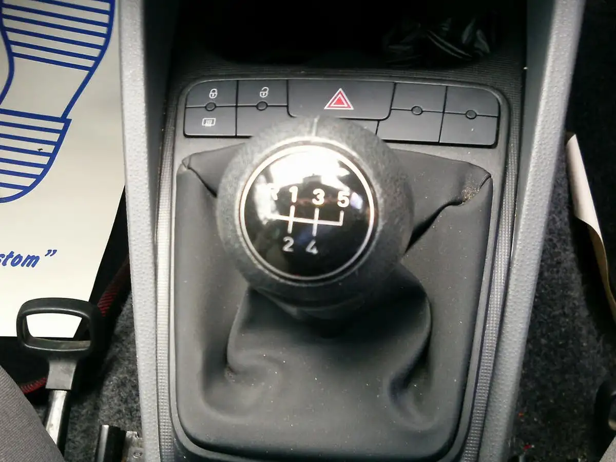 2010-seat-ibiza-14-se-85-estate-5d-big-12