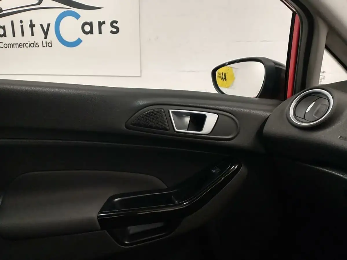 2015-ford-fiesta-10-zetec-s-red-edition-big-22