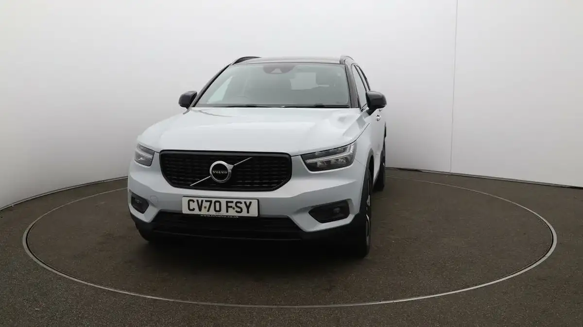 2020-volvo-xc40-20-b4-r-design-awd-big-29