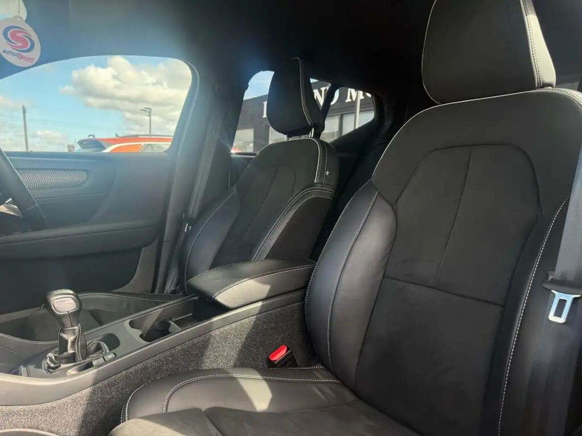 2021-volvo-xc40-15-t3-r-design-163bhp-big-31