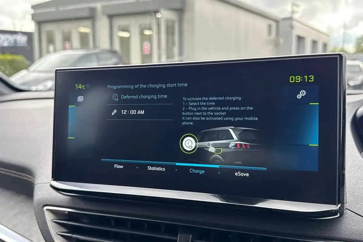 2022-peugeot-3008-suv-16-puretech-gt-225bhp-hybrid-e-eat8-big-56
