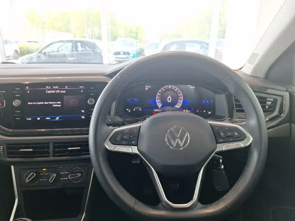 2023-volkswagen-polo-10-life-big-2