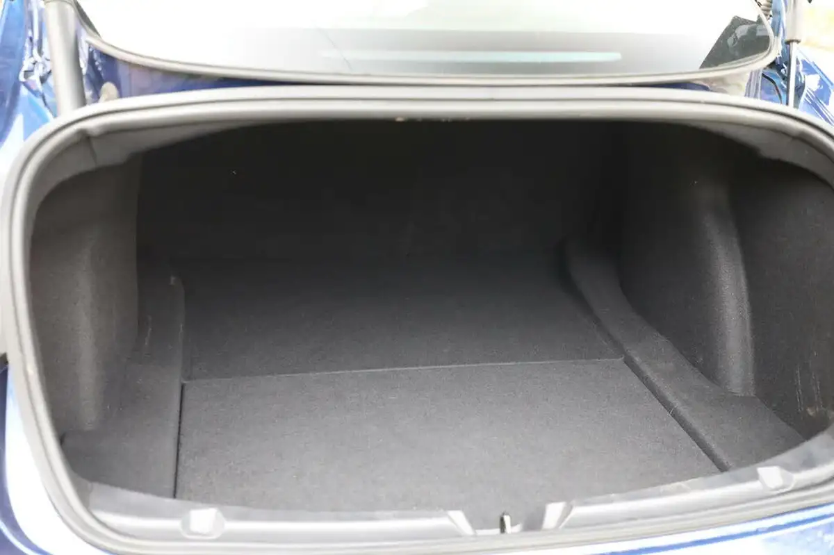 2020-tesla-model-3-e-long-range-big-11