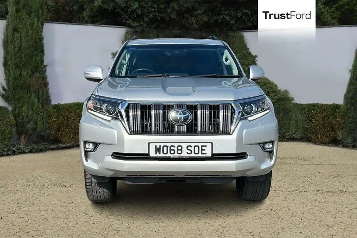 2019-toyota-land-cruiser-28d-4d-icon-7st-big-5