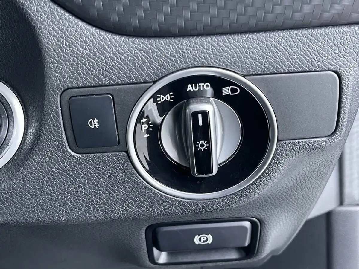 2016-mercedes-benz-a-class-21d-a200d-amg-line-136ps-premiumss-7g-dct-big-49