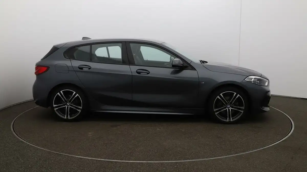 2020-bmw-1-series-20td-118d-m-sport-big-42
