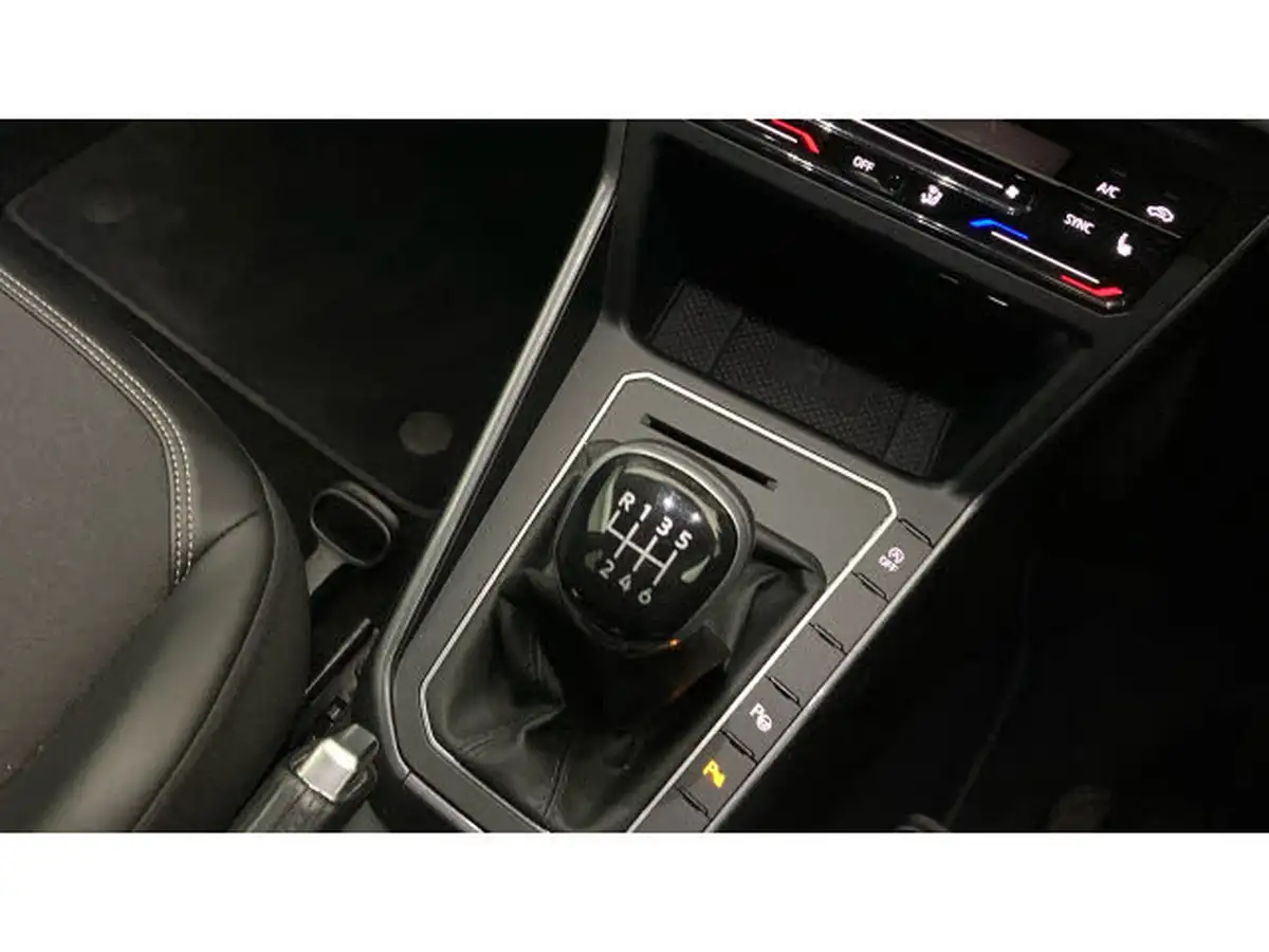 2022-volkswagen-taigo-10-tsi-style-big-13
