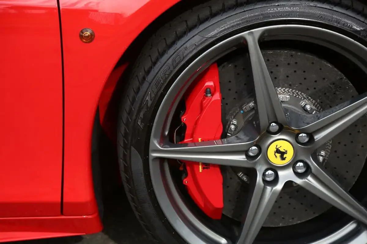 2015-ferrari-458-45-italia-big-37