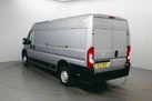 2023-peugeot-boxer-22-bluehdi-professional-premium-435-l4h2-small-4