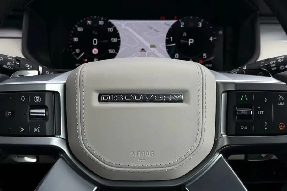 2024-land-rover-discovery-30-d300-dynamic-hse-big-46