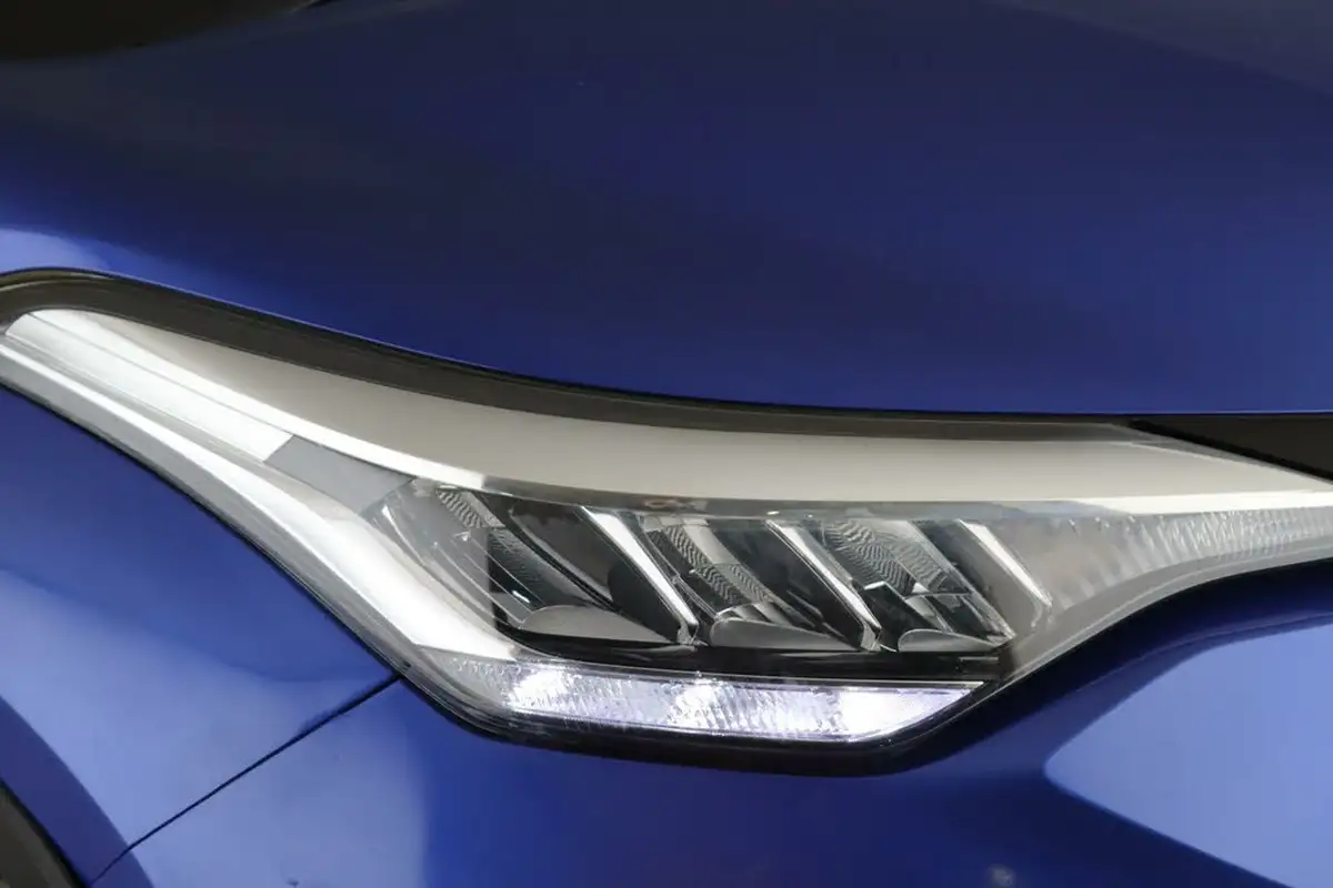 2021-toyota-c-hr-18-vvt-i-icon-big-8