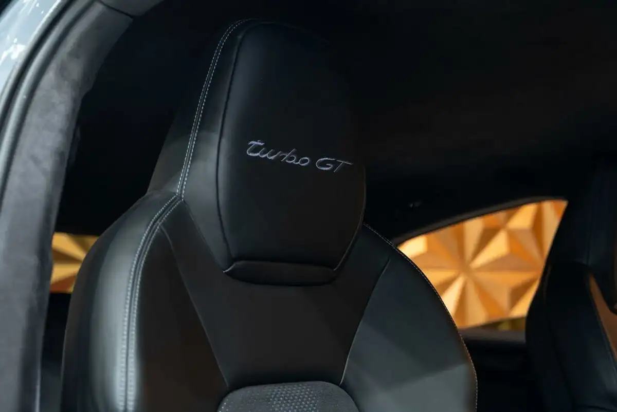 2022-porsche-cayenne-40-v8-turbo-gt-big-35