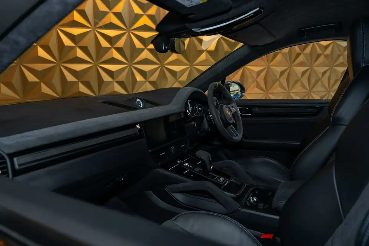 2022-porsche-cayenne-40-v8-turbo-gt-big-11
