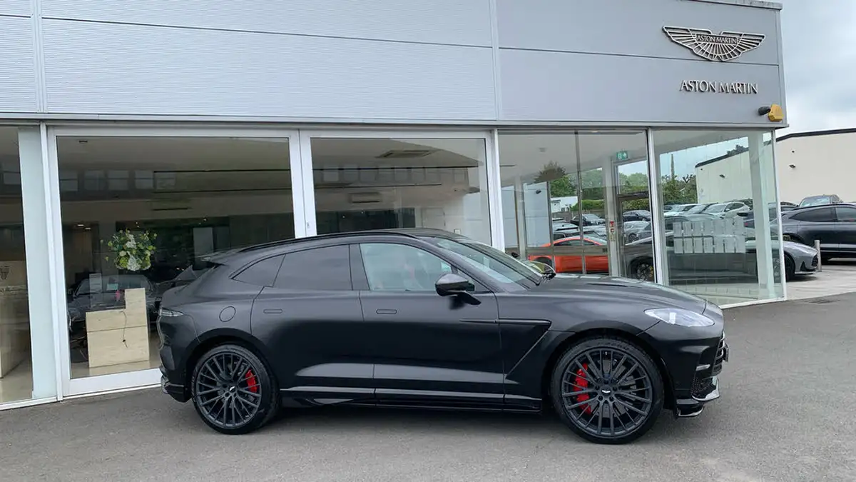 2023-aston-martin-dbx-40-v8-big-14