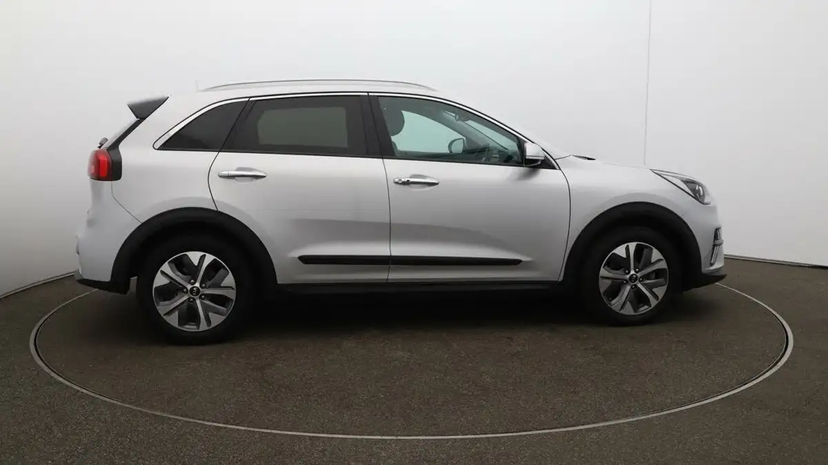 2021-kia-e-niro-ev-3-big-8