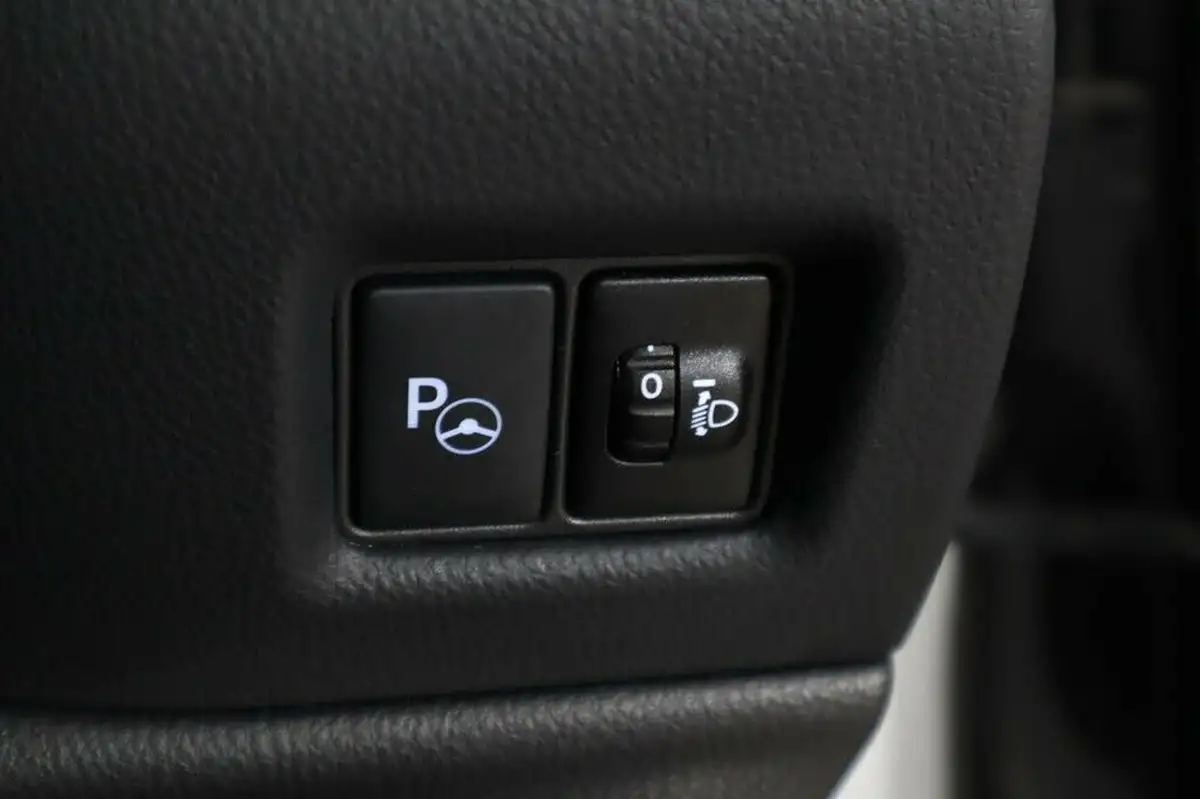 2018-toyota-c-hr-18-vvt-i-excel-big-21
