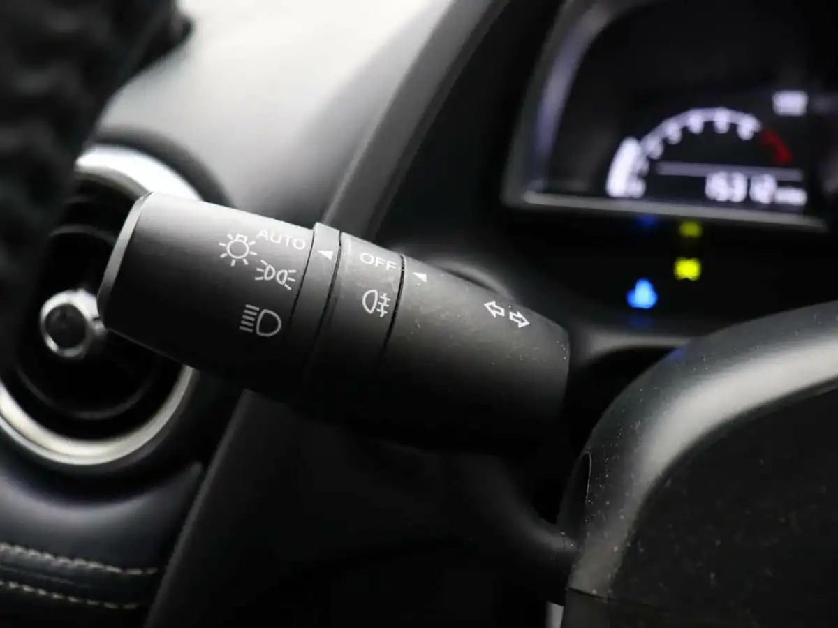 2022-mazda-mazda2-15-e-skyactiv-g-sport-big-30