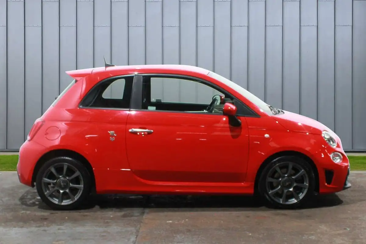 2021-abarth-595-14-tjet-big-7
