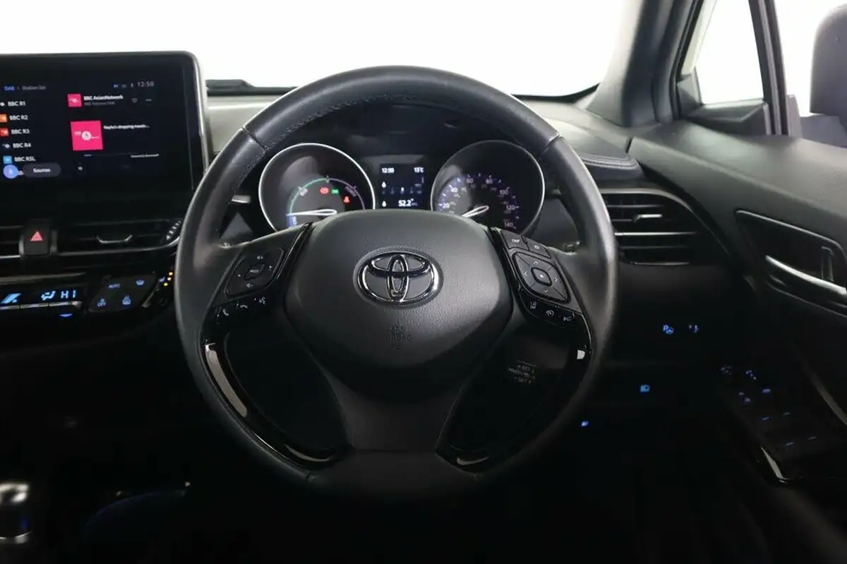 2022-toyota-c-hr-18-vvt-i-design-big-42