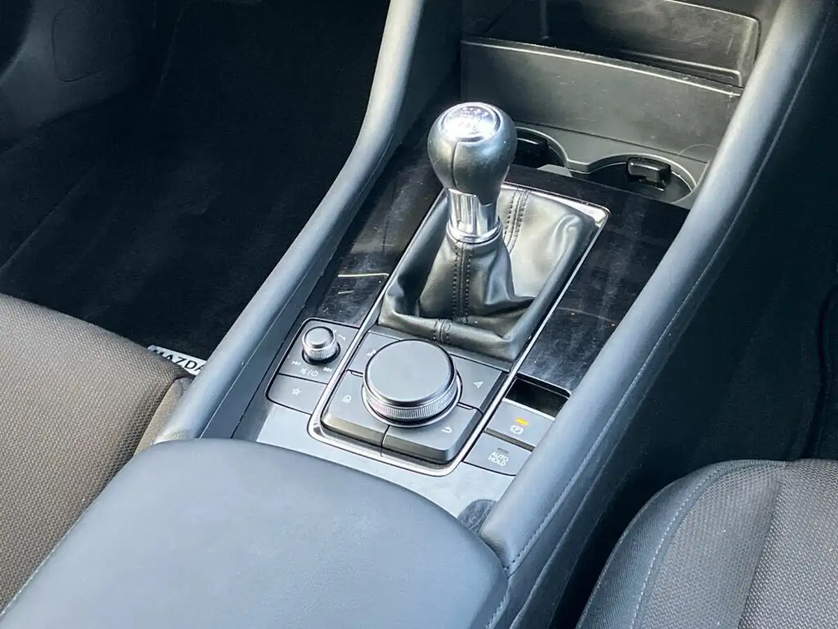 2022-mazda-mazda3-20-se-l-big-16