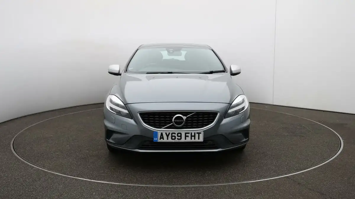 2019-volvo-v40-20-t3-r-design-edition-big-32