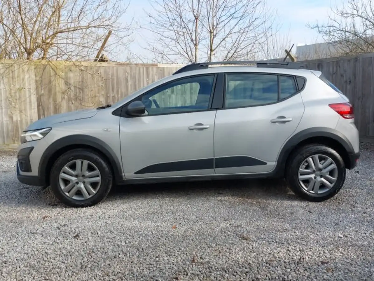 2023-dacia-sandero-stepway-10-tce-expression-100bhp-bi-fuel-big-3