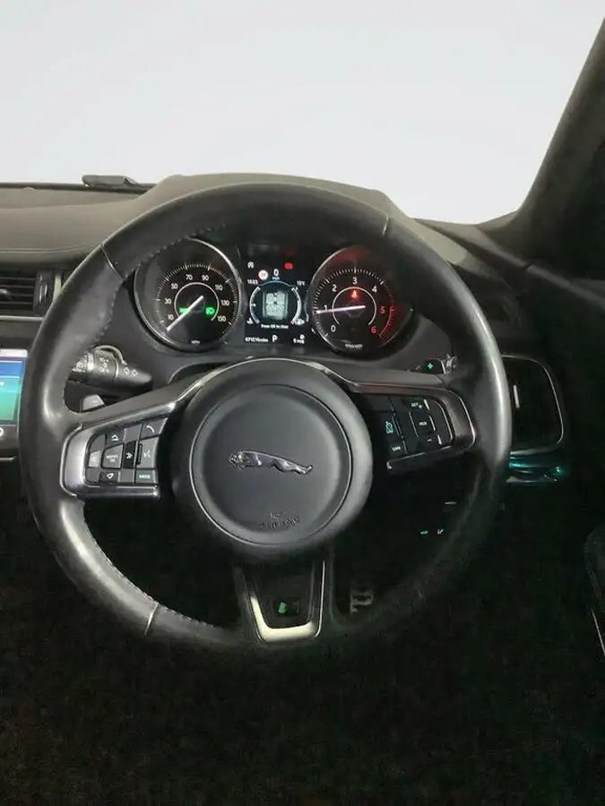 2019-jaguar-e-pace-20-i4d-r-dynamic-se-180ps-awd-auto-big-14