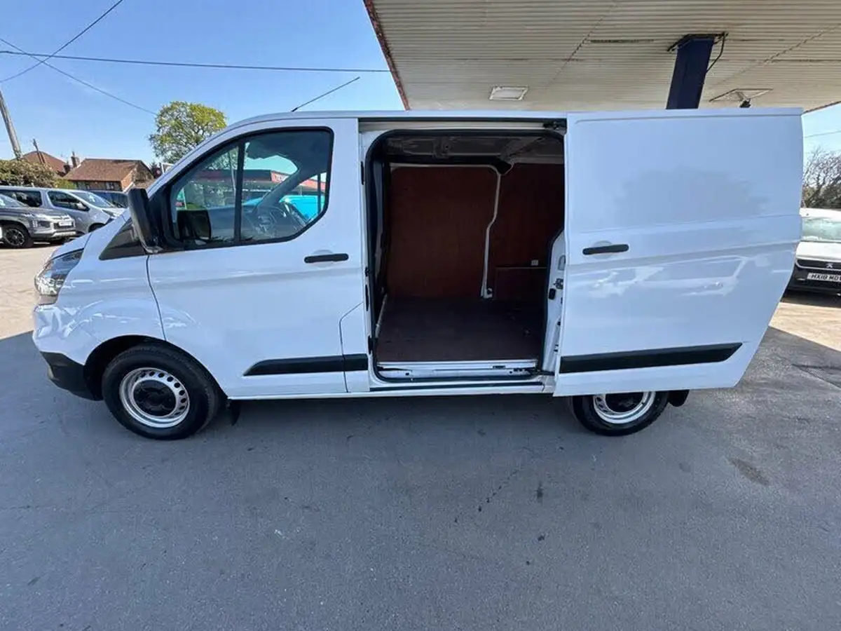 2022-ford-transit-custom-20tdci-280-l1h1-leader-105pseu6dt-panel-van-big-10