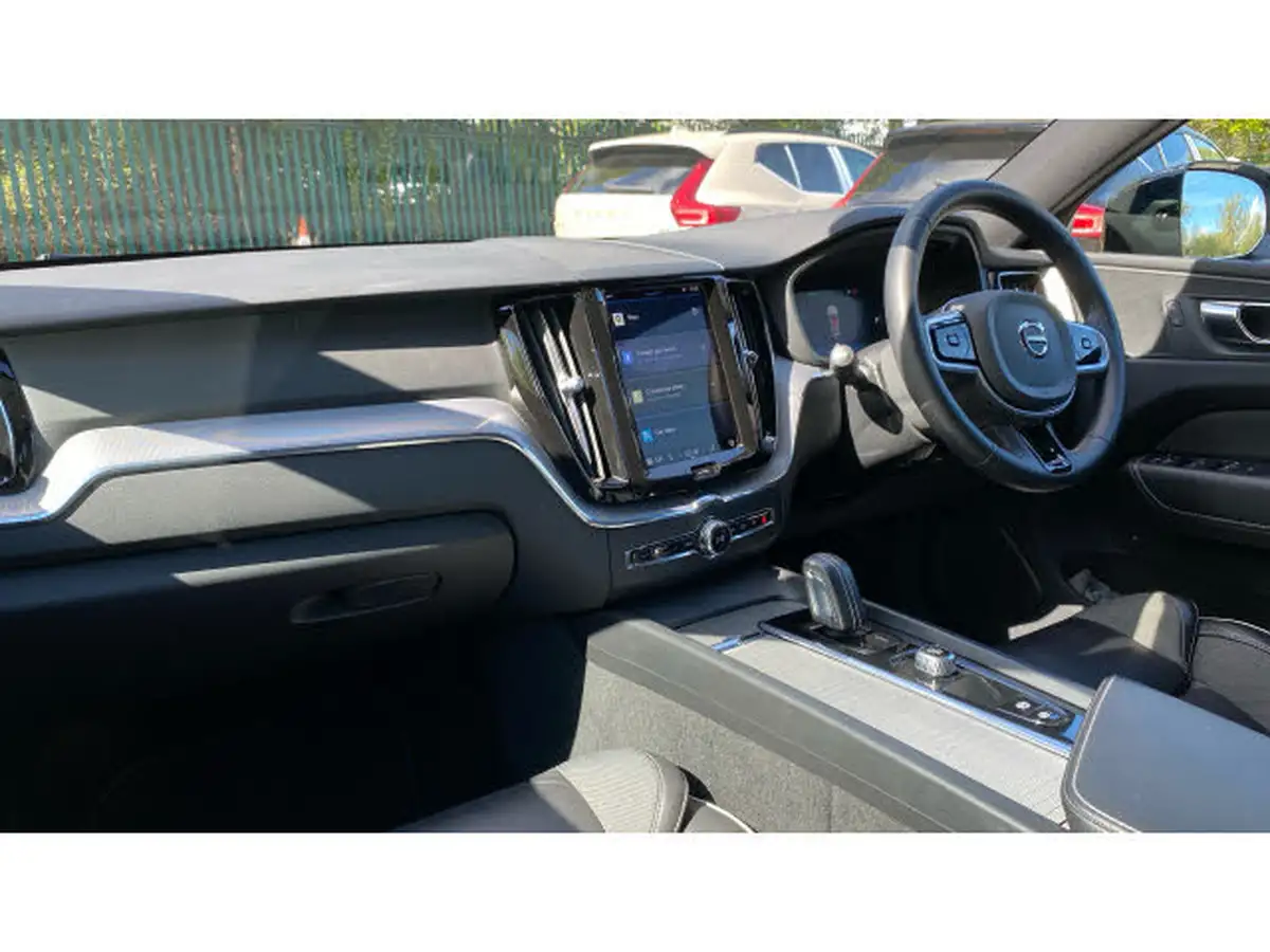 2021-volvo-xc60-20td-b4-r-design-awd-big-3