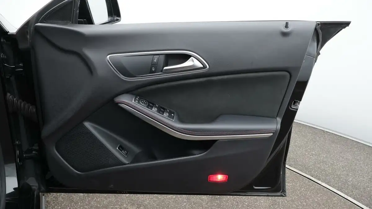 2018-mercedes-benz-cla-21d-cla-220-amg-line-shooting-brake-5d-big-15