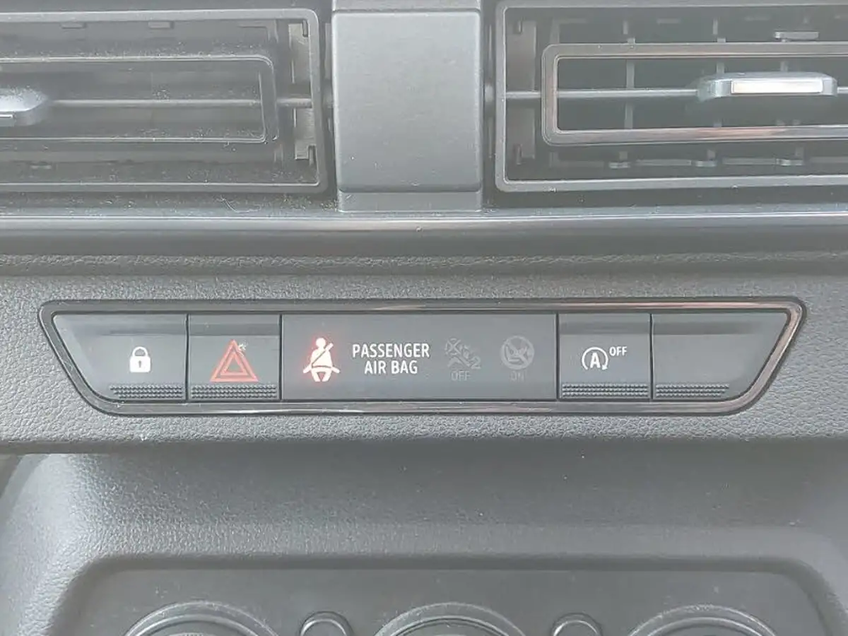 2022-dacia-sandero-10-sce-essential-big-14