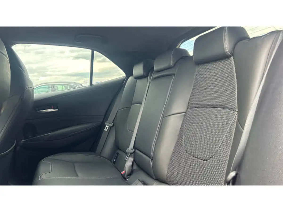 2020-toyota-corolla-18-vvt-i-excel-trk-hatchback-big-15