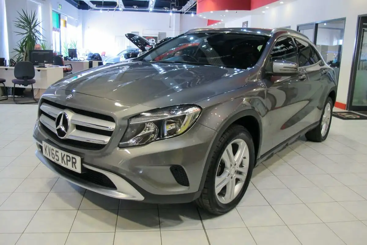 2016-mercedes-benz-gla-class-21d-gla-200d-sport-ss-7g-dct-big-12