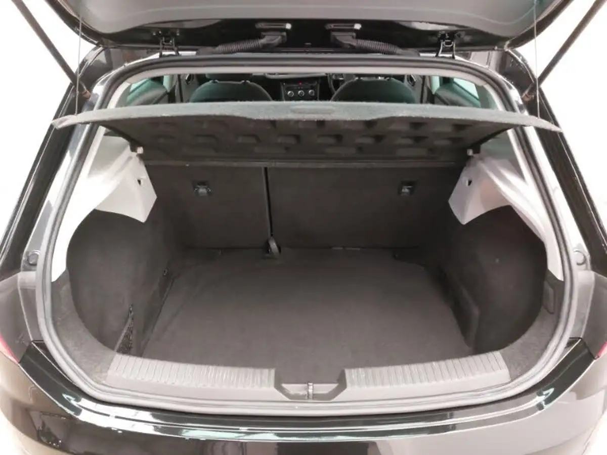 2017-seat-leon-12-tsi-se-dynamic-technology-hatchback-big-7