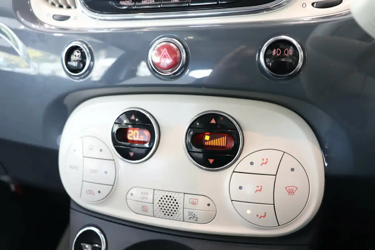 2016-fiat-500-12-lounge-big-38
