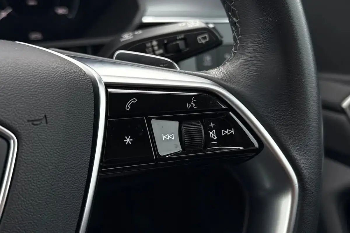 2023-audi-q8-e-tron-55e-sport-suv-big-35