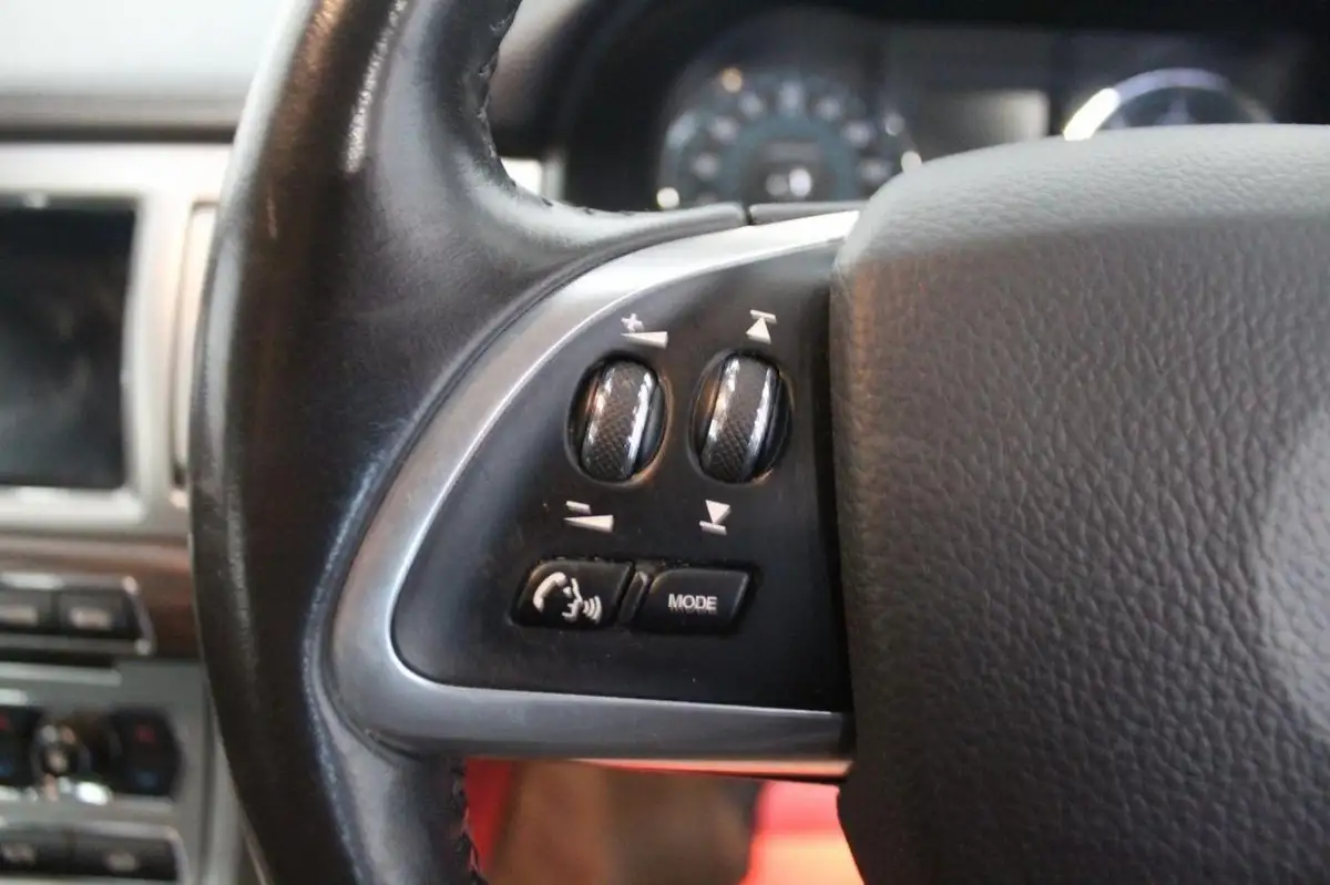 2015-jaguar-xf-22td-luxury-200ps-saloon-4d-big-37