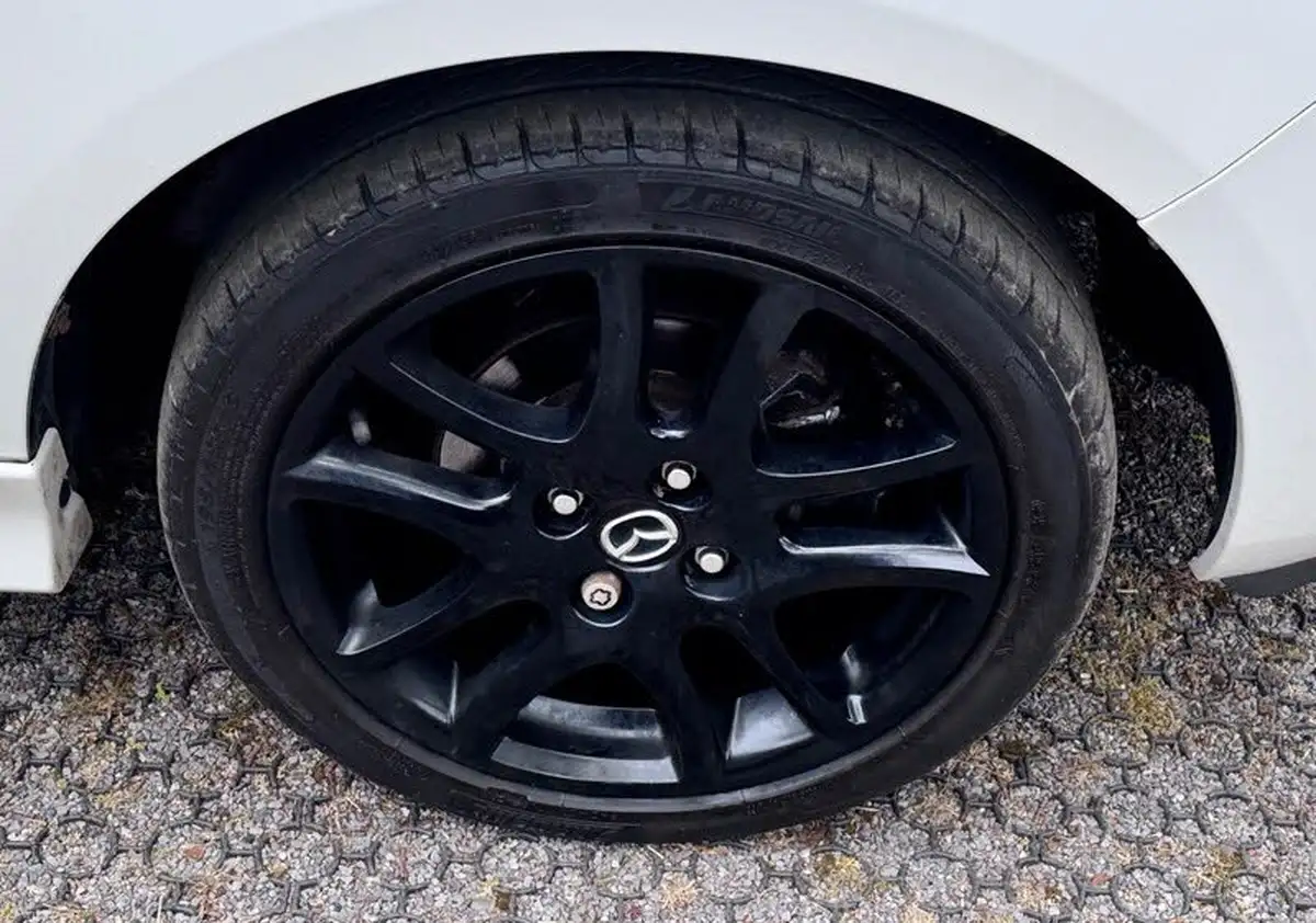 2013-mazda-mazda2-13-venture-big-37