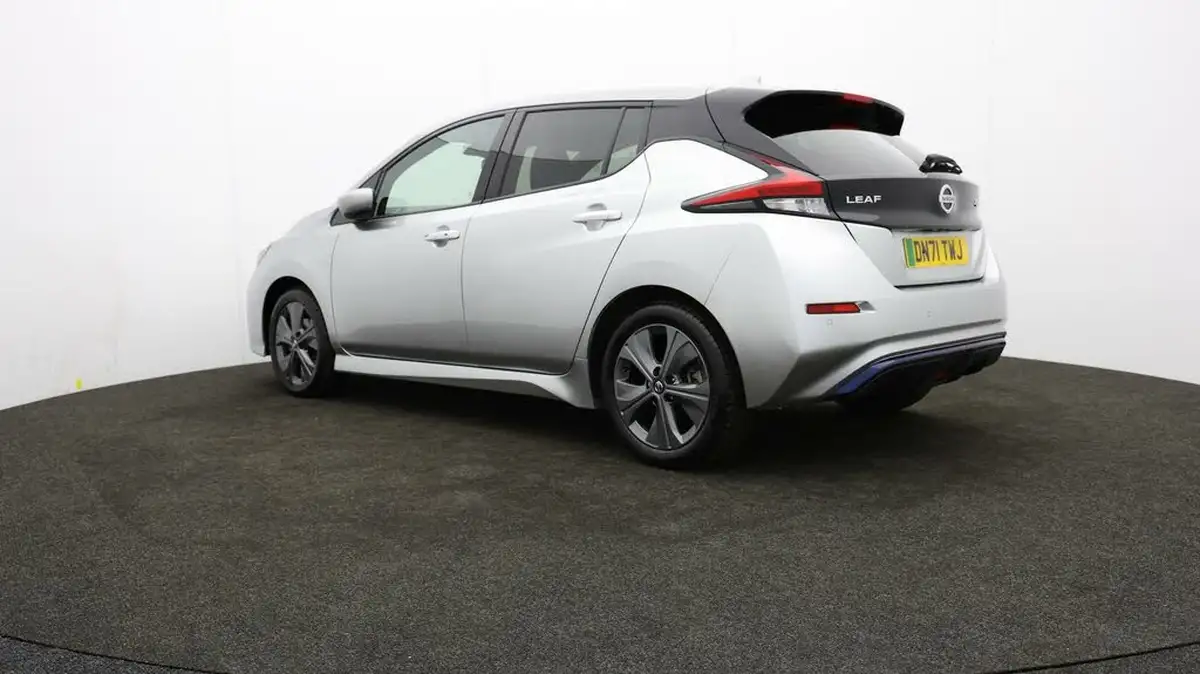 2021-nissan-leaf-e-tekna-big-66