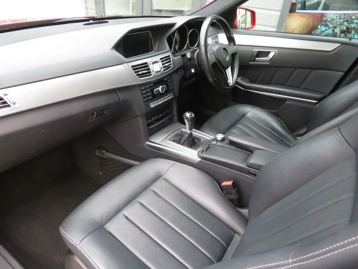 2014-mercedes-benz-e-class-21td-e220-cdi-se-175bhp-cdi-estate-5d-big-15