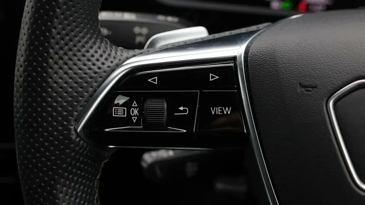 2021-audi-e-tron-55e-s-line-sportback-big-25