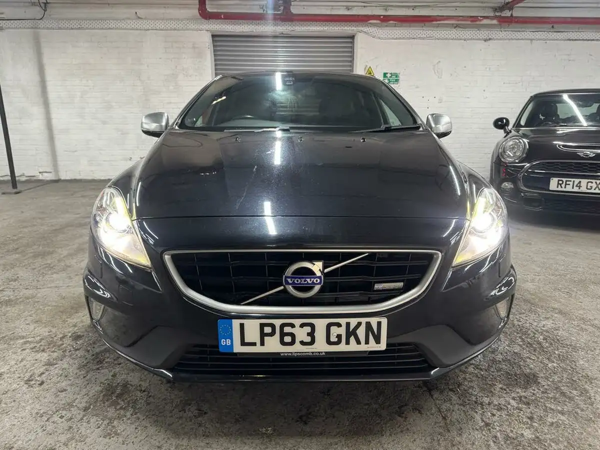 2014-volvo-v40-20td-d3-r-design-lux-nav-big-53