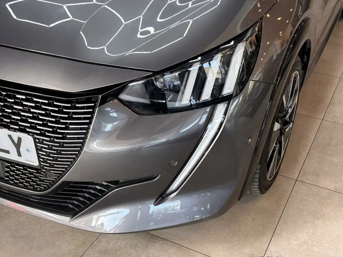 2022-peugeot-208-12-puretech-gt-100ps-big-38