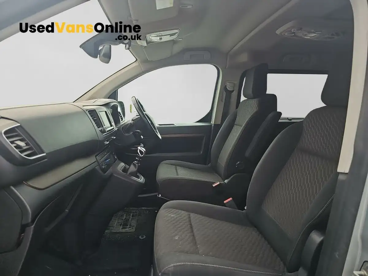 2019-toyota-proace-verso-20d-family-150ps-l1ss-big-15