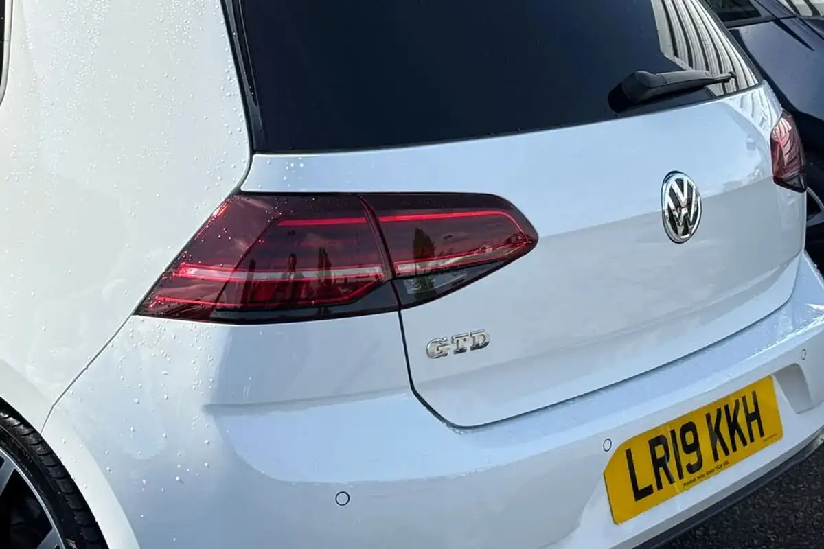 2019-volkswagen-golf-20tdi-gtd-blueline-hatchback-5d-dsg-big-6