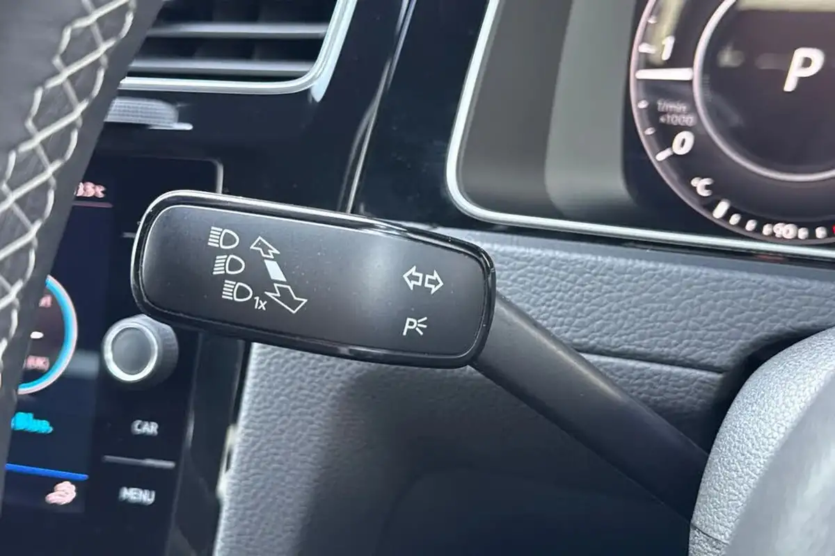 2019-volkswagen-golf-20tdi-gtd-blueline-hatchback-5d-dsg-big-30