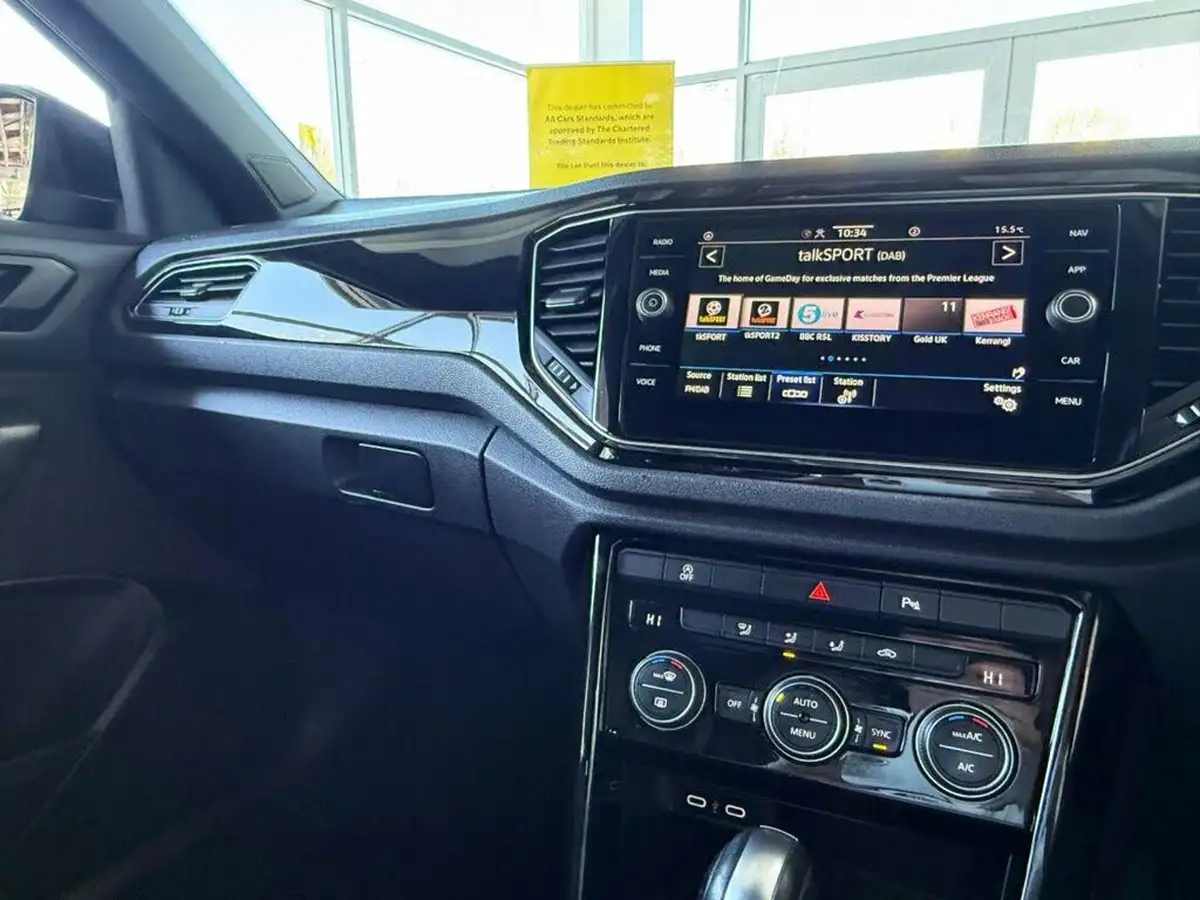 2021-volkswagen-t-roc-15-tsi-black-edition-dsg-big-13