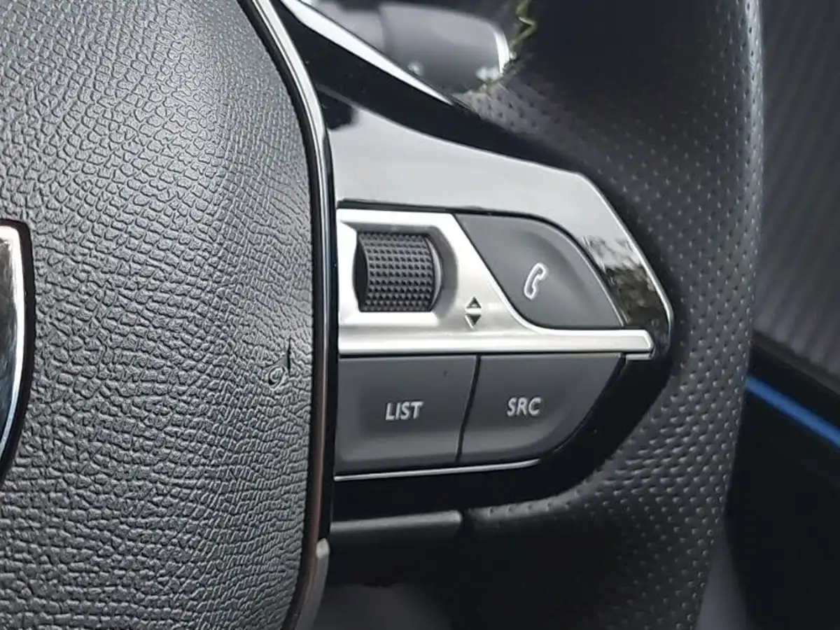2024-peugeot-2008-suv-12-puretech-gt-130ps-eat8-big-14