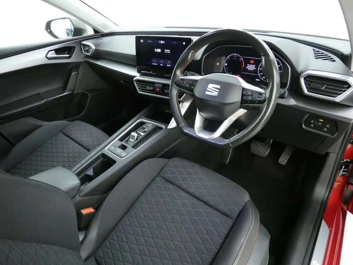 2021-seat-leon-14-e-hybrid-fr-hatchback-big-7