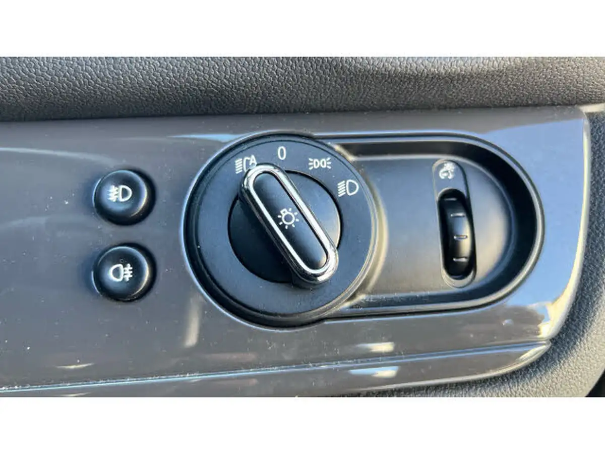 2021-mini-countryman-15-cooper-classic-auto-big-32